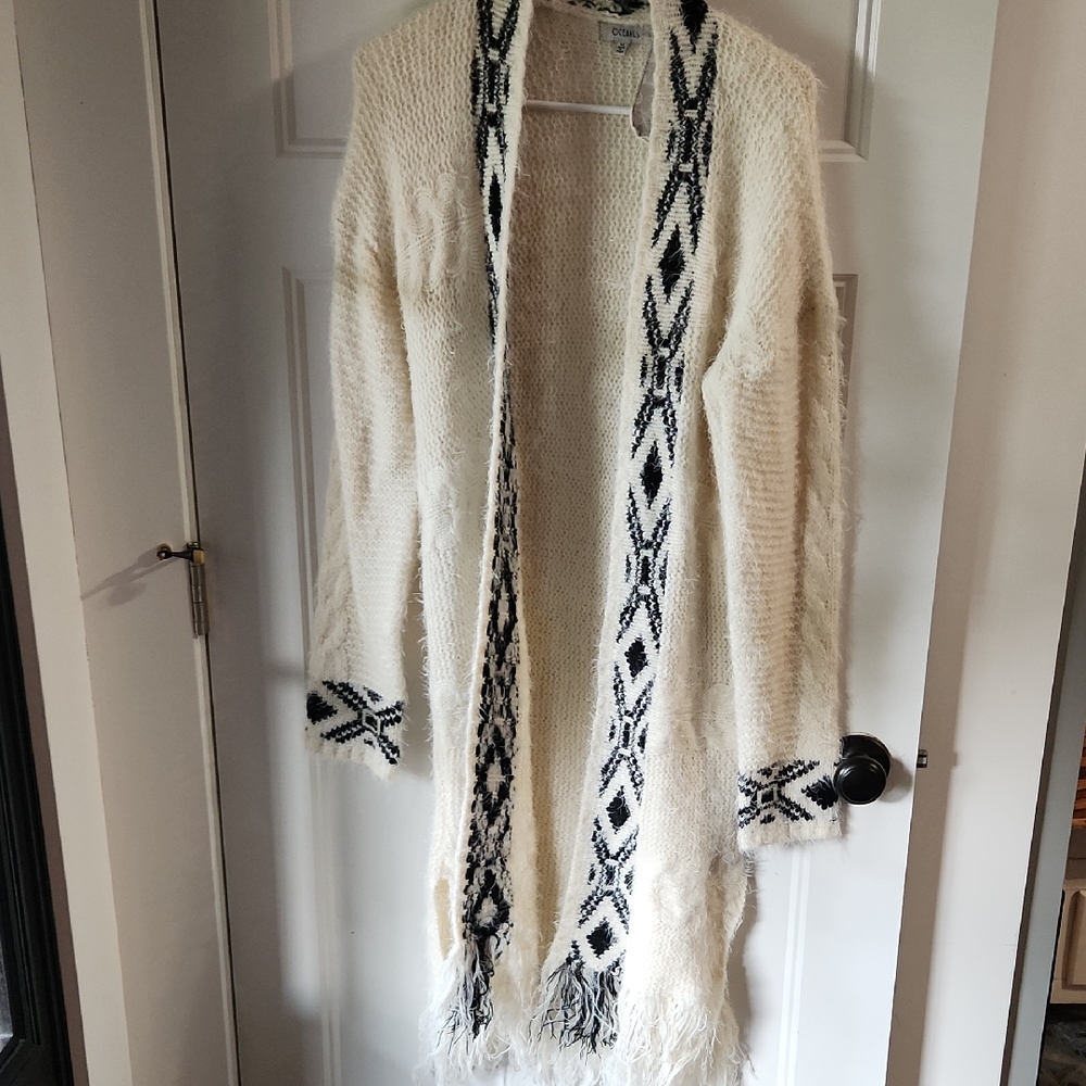Cozy White and Black Patterned Women's Sweater